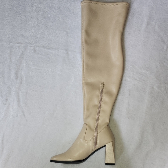 Elegant Cream Over the Knee Boots - Picture 3 of 12